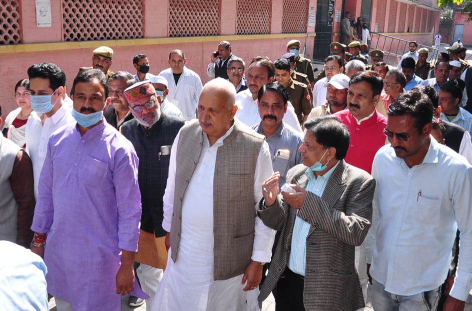 Everyone should cooperate in battle with Corona: Shahi