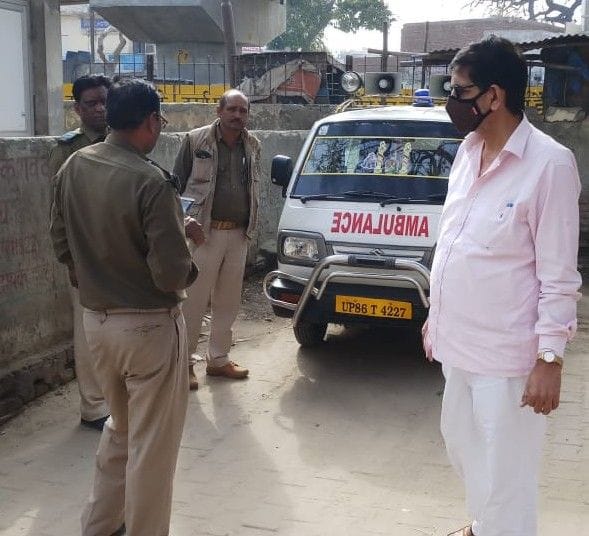 Hathras: Ambulances running without fitness, cut challan