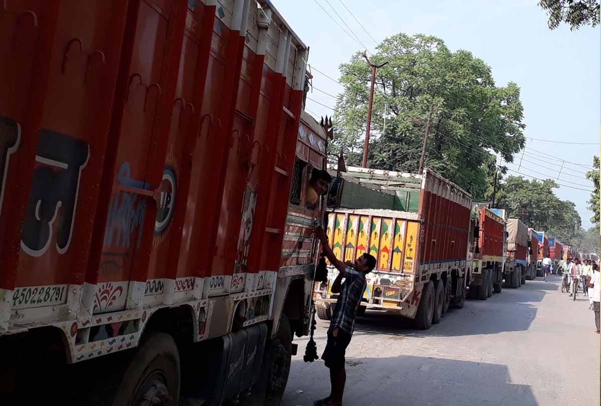 National highway closed due to falling of hill stones ramban Jammu Kashmir