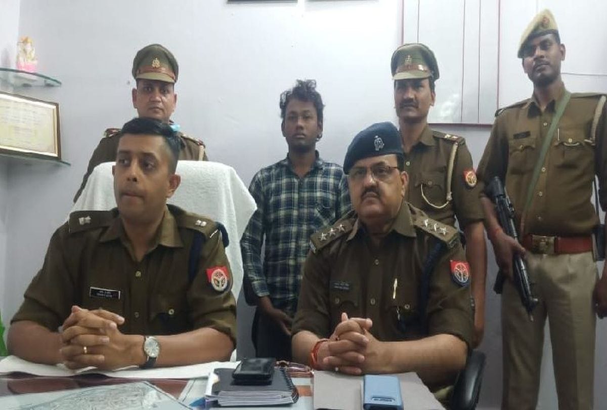 Mother son arrested for robbery of 35 lakhs in agra