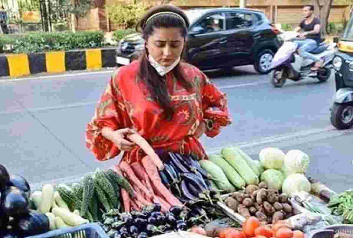 Rashami Desai purchased vegetable for her residence