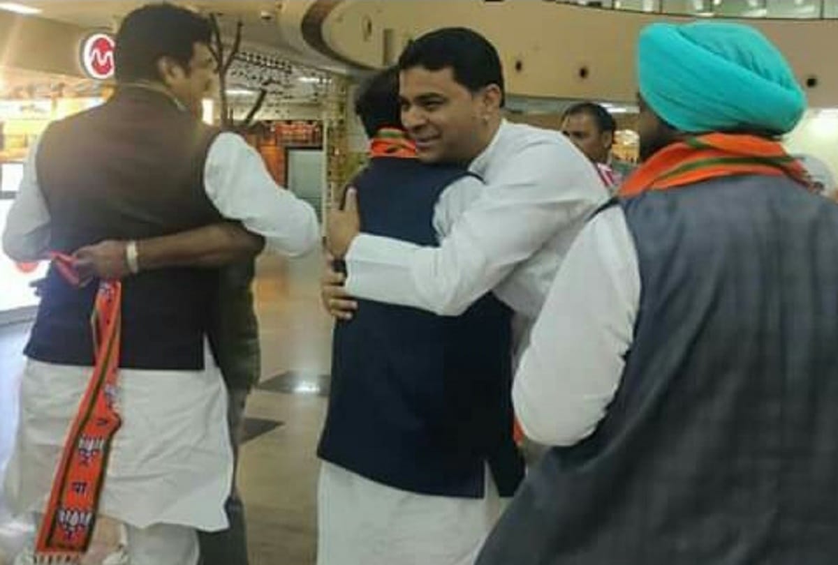 rebel mla joined bjp in delhi JP Nadda, Jyotiraditya Scindia said All will get tickets