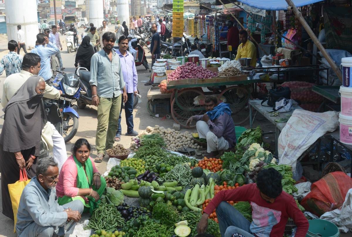 CoronaVirus Update In India: rate of vegetables hiked in lucknow