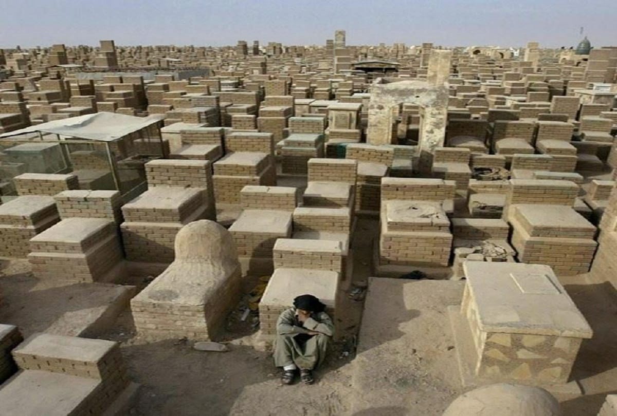 worlds largest cemetery Wadi al Salaam where 50 lakhs people buried