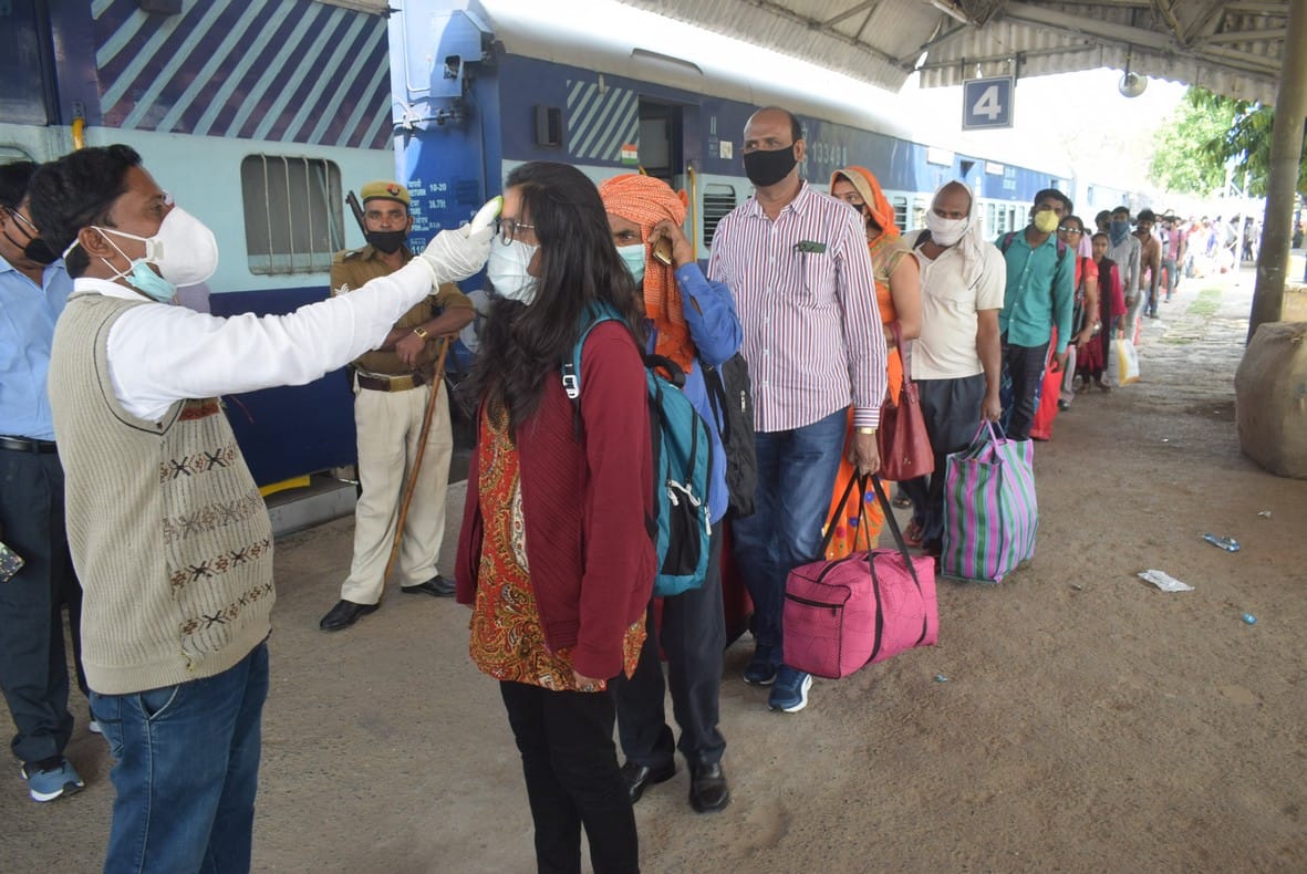 Nine passengers descended from Godan, monitoring