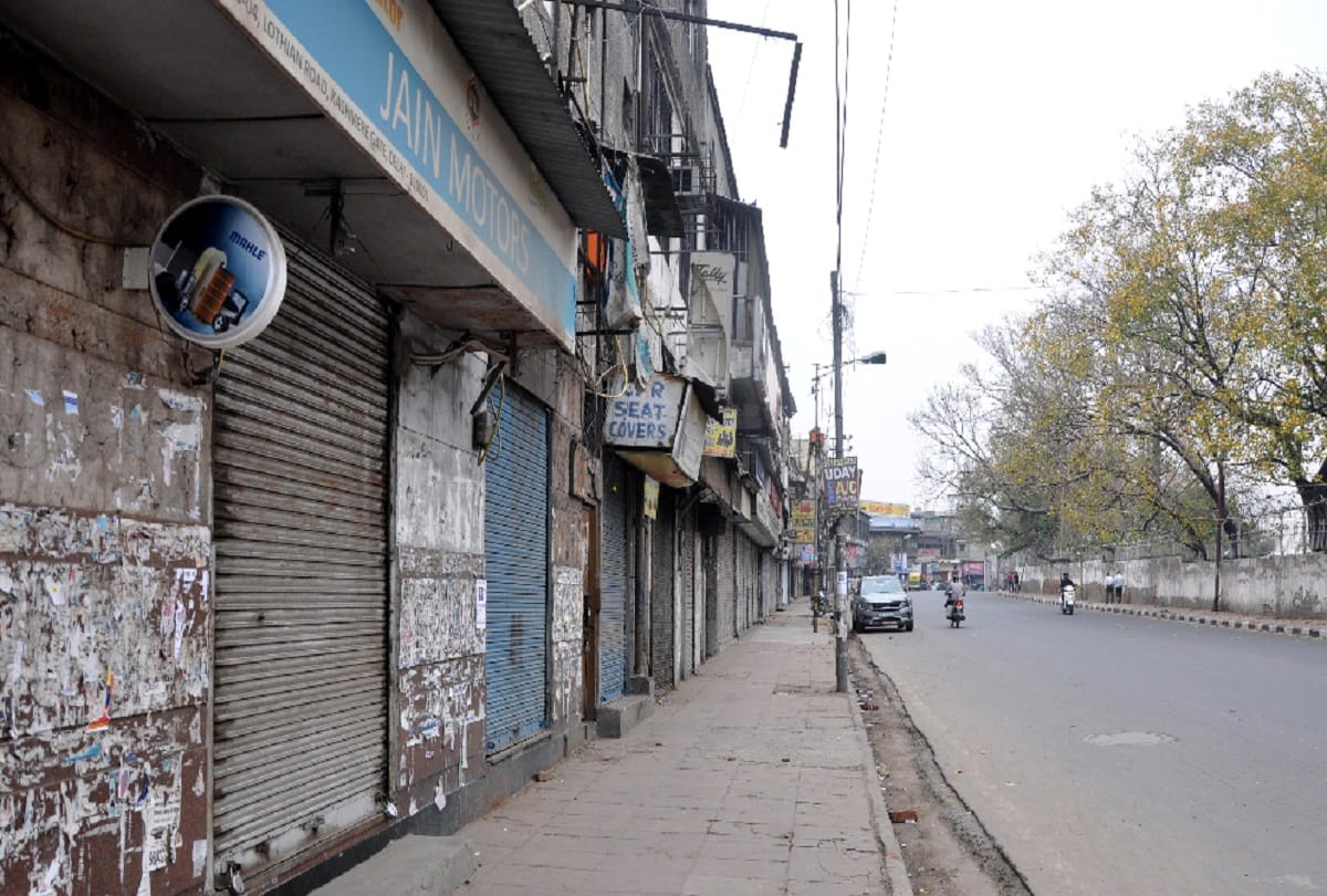 Janta curfew trailer seen on the streets of Delhi