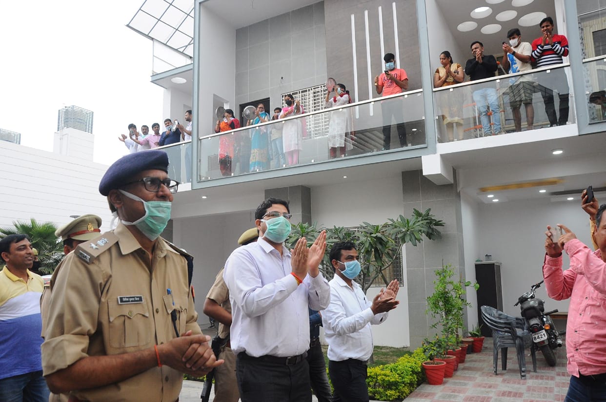 Applause and utensils for the people engaged in patriotism with enthusiasm and passion