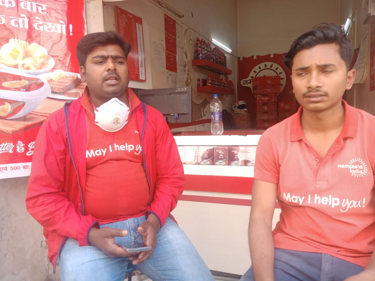 Police beat up milk seller while opening shop on public curfew in auraiya