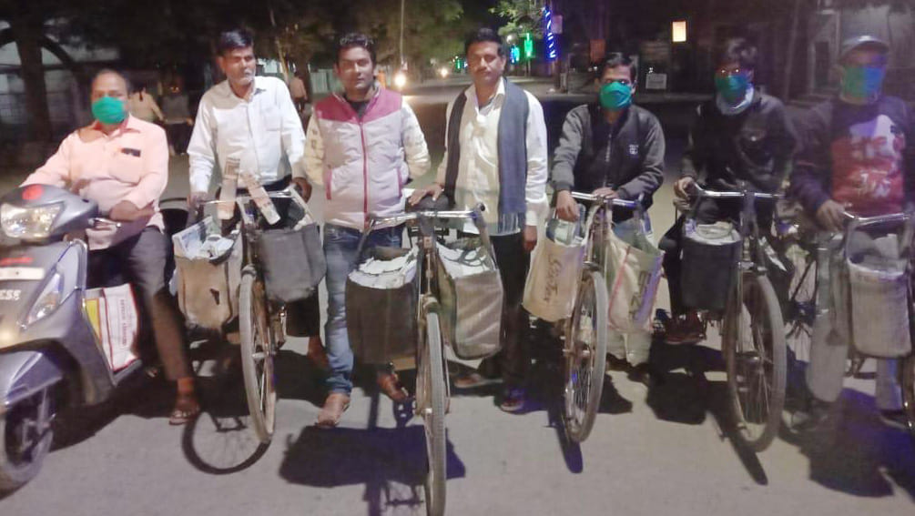News paper vendor alert, time to time reach paper