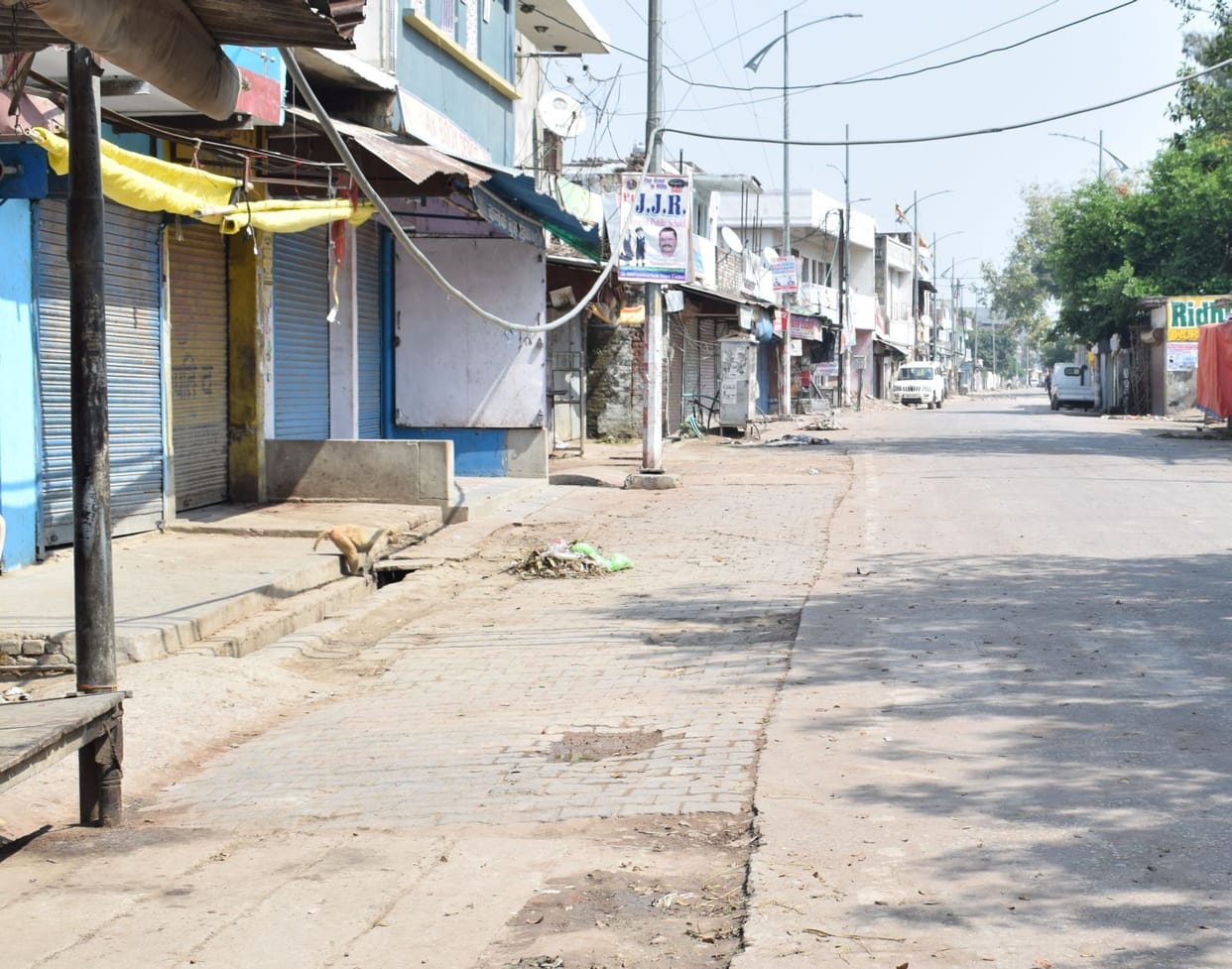 market, band, close, mainpuri