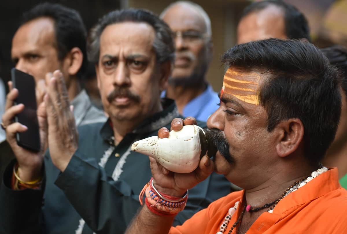 Benefits of keeping conch shells in a pooja house