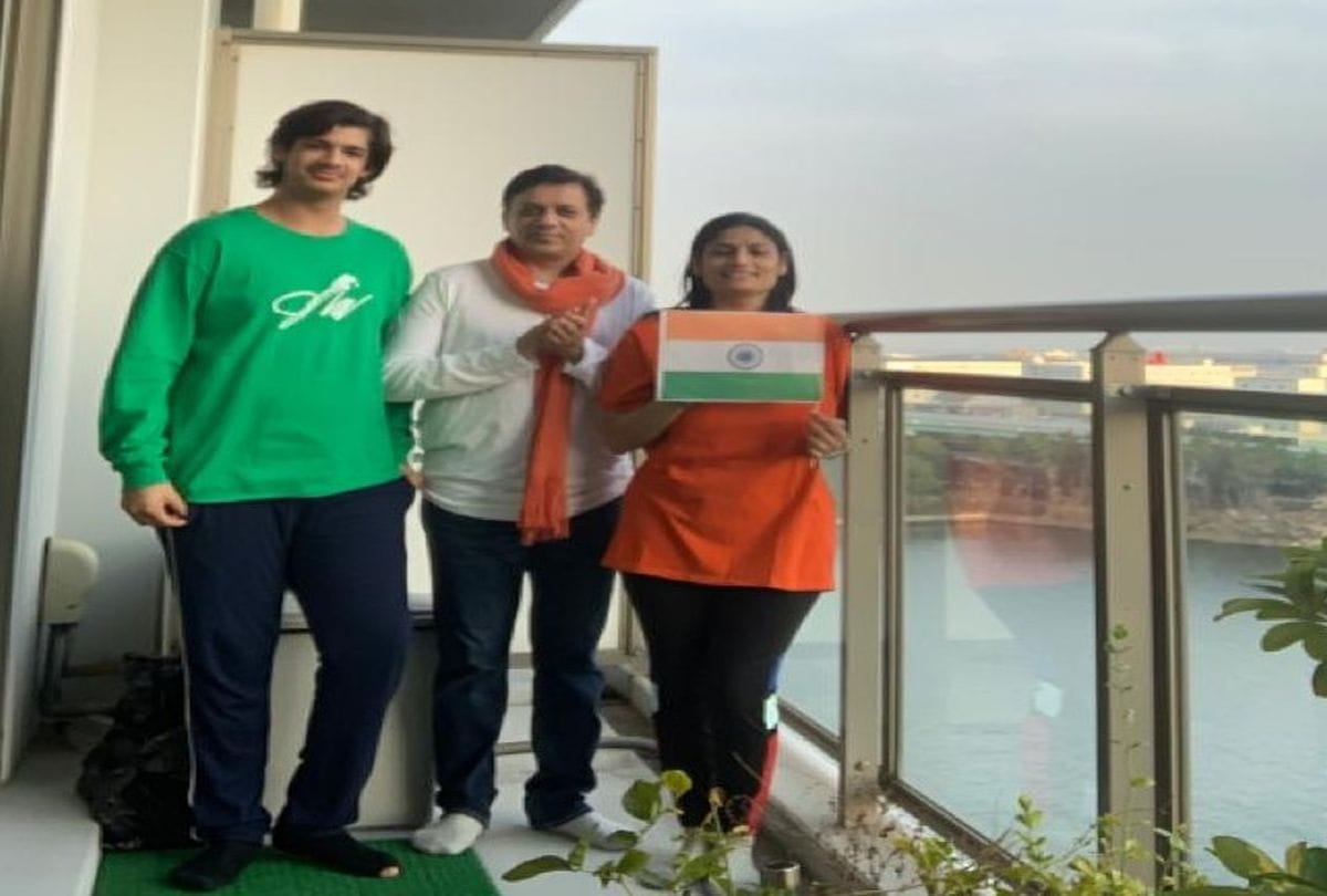 Tundla Family Take part in Janata Curfew At Japan