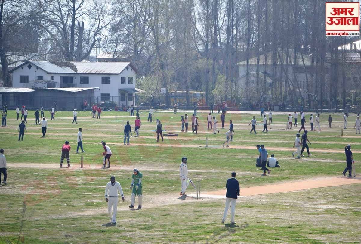 Janata Curfew In jammu kashmir against coronavirus and boys playing cricket