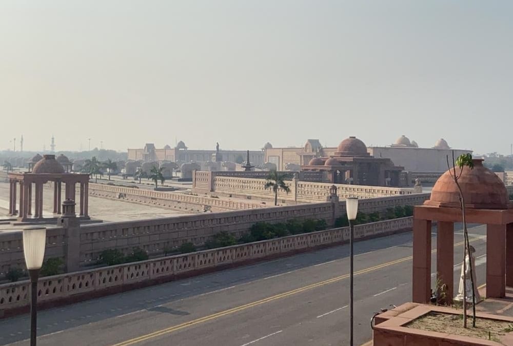 People are following janata curfew in Uttar Pradesh.