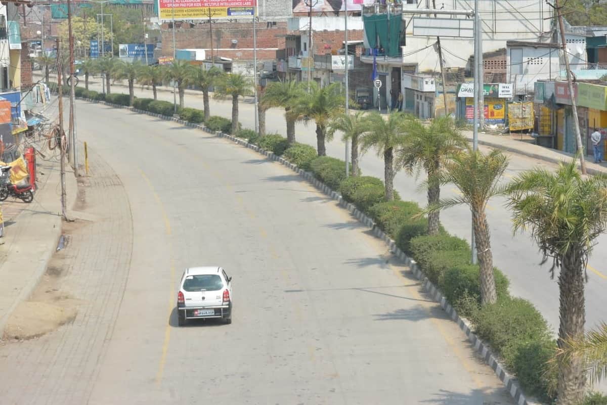 Janta Curfue anniversary: varanasi city and banaras ki galiyan ghat and road temple were silent see images