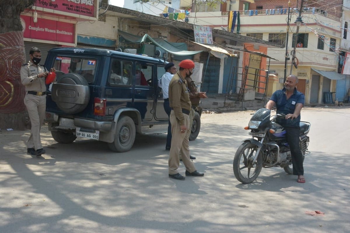 Lockdown in varanasi coronavirus police take action fir challan against On negligents