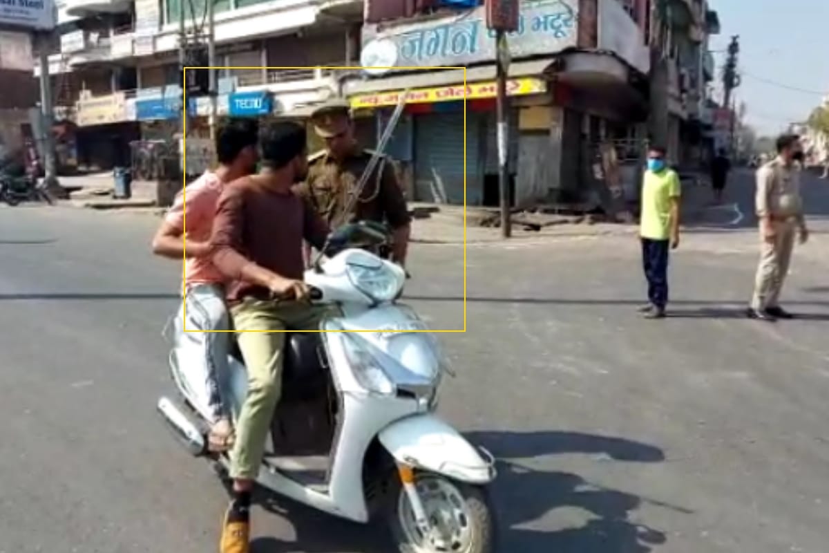 Janata curfew: UP Police did not give flowers to people who got out of the house, slapped
