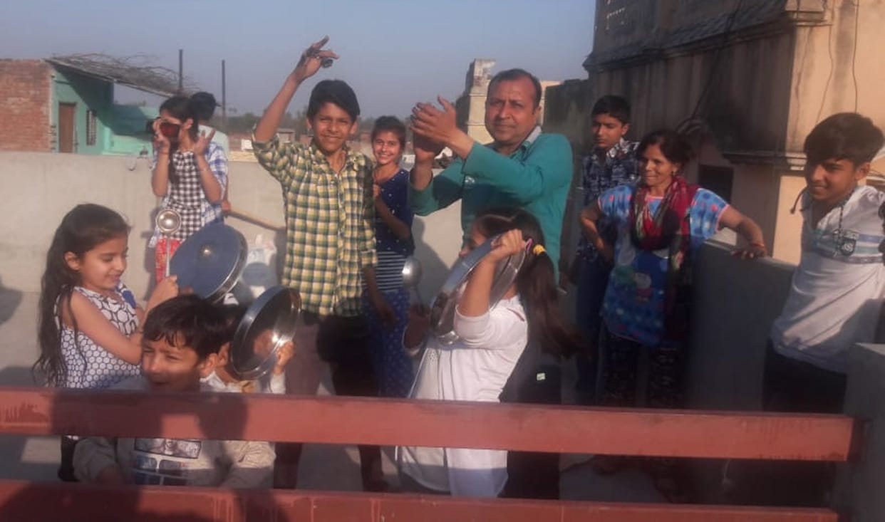 The city resonated with the beat of conch, hour gongs and thali