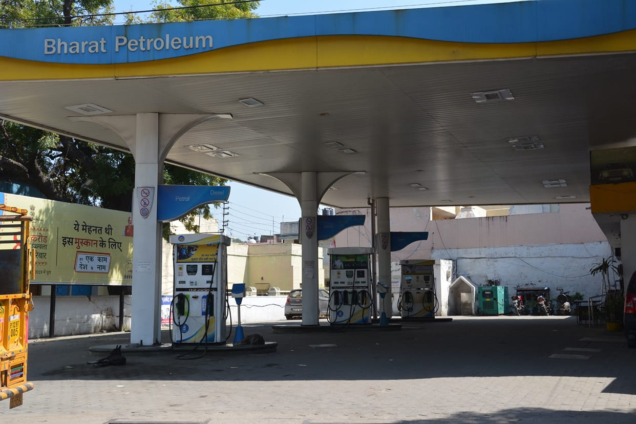 Petrol pumps closed, no business of seven crores
