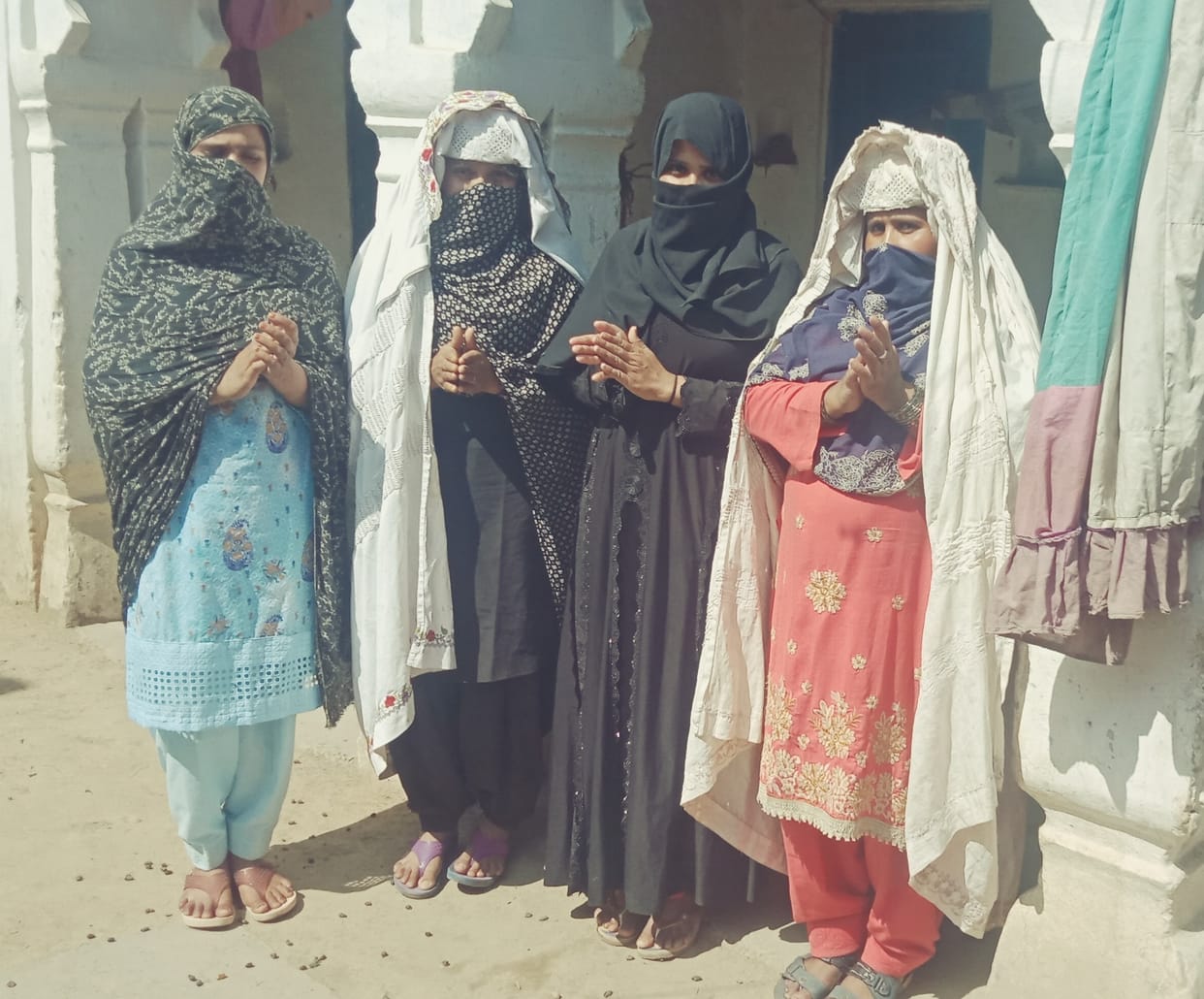 Muslim families clapped in the battle of Corona