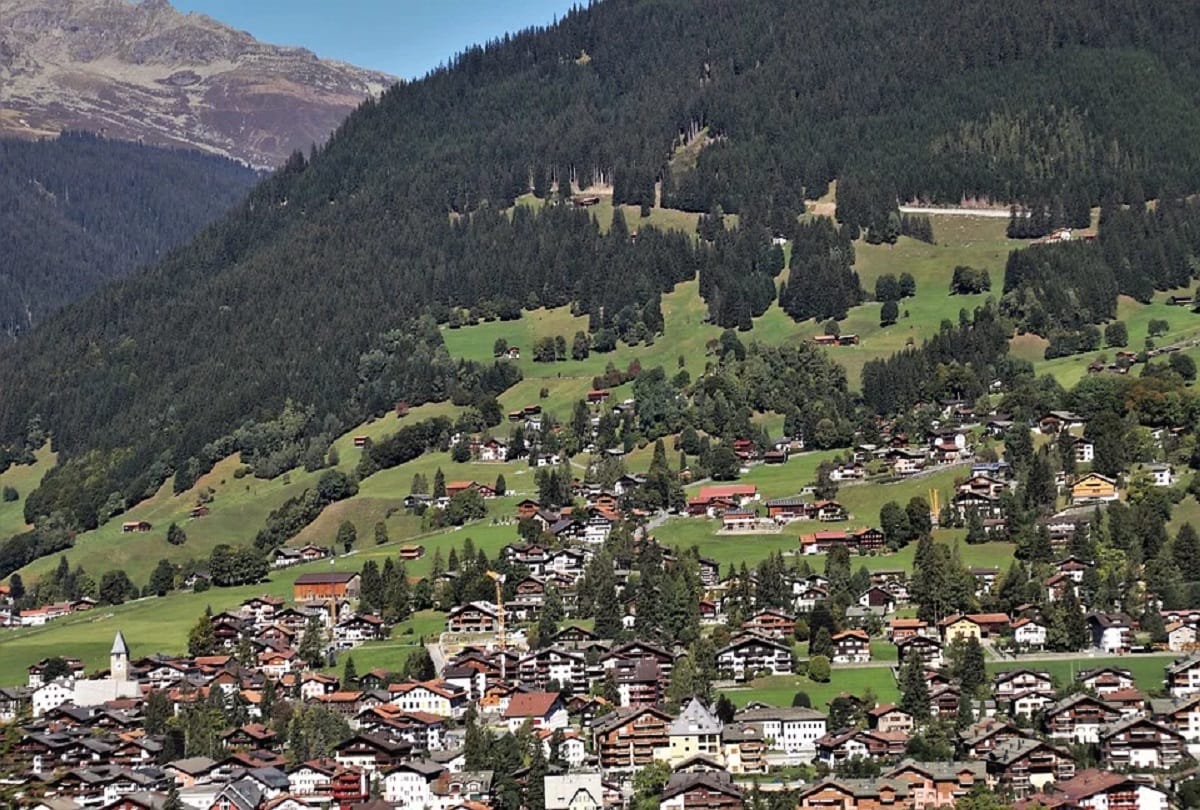 These five countries have no airport because there is no space for this