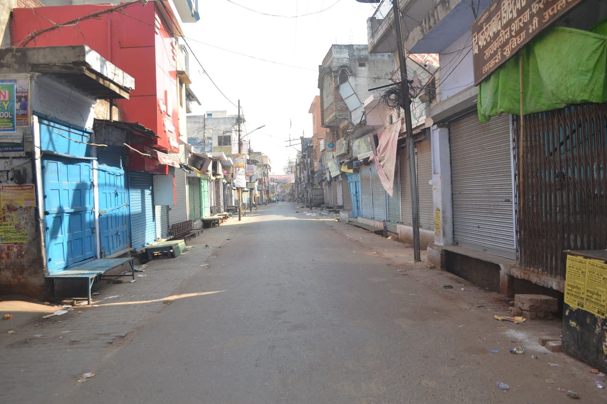 Janata curfew: People imprisoned at home, silence in market
