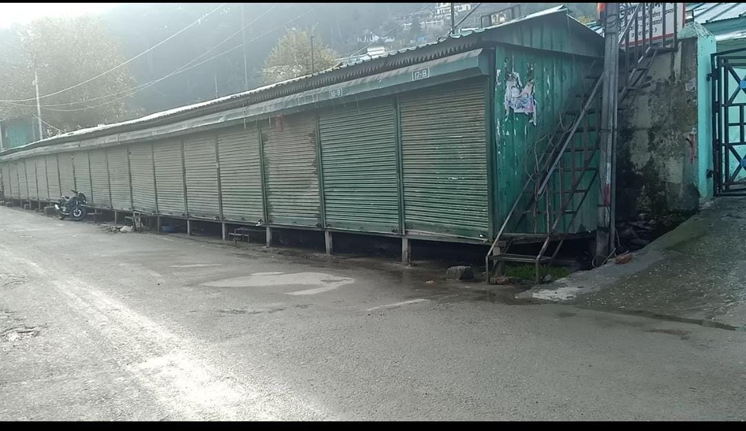 janta curfew: Uttarakhand support Coronavirus fight challenge, see visuals