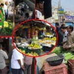 जरूरी सामानों की खरीदारी करते लोग।