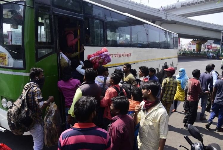 लखनऊ में लॉकडाउनकैसरबाग स्टेशन पर बस न मिलने से भड़के यात्रियों ने