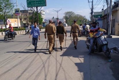 Chicken Less pieces were seen in plate miscreants opened fire on operator and his wife restaurant Dehradun