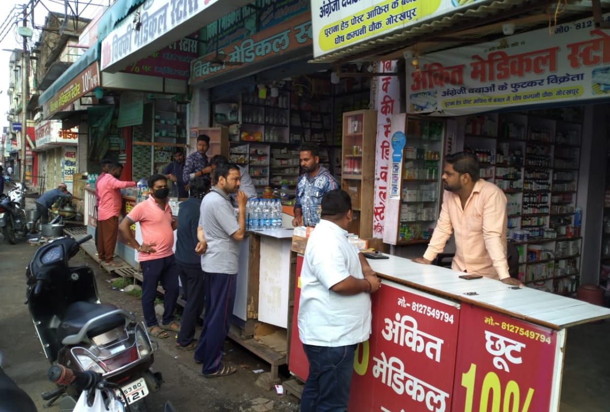 DM K Vijayendra pandian order Shops will be open till 9.30 am for loc down in gorakhpur