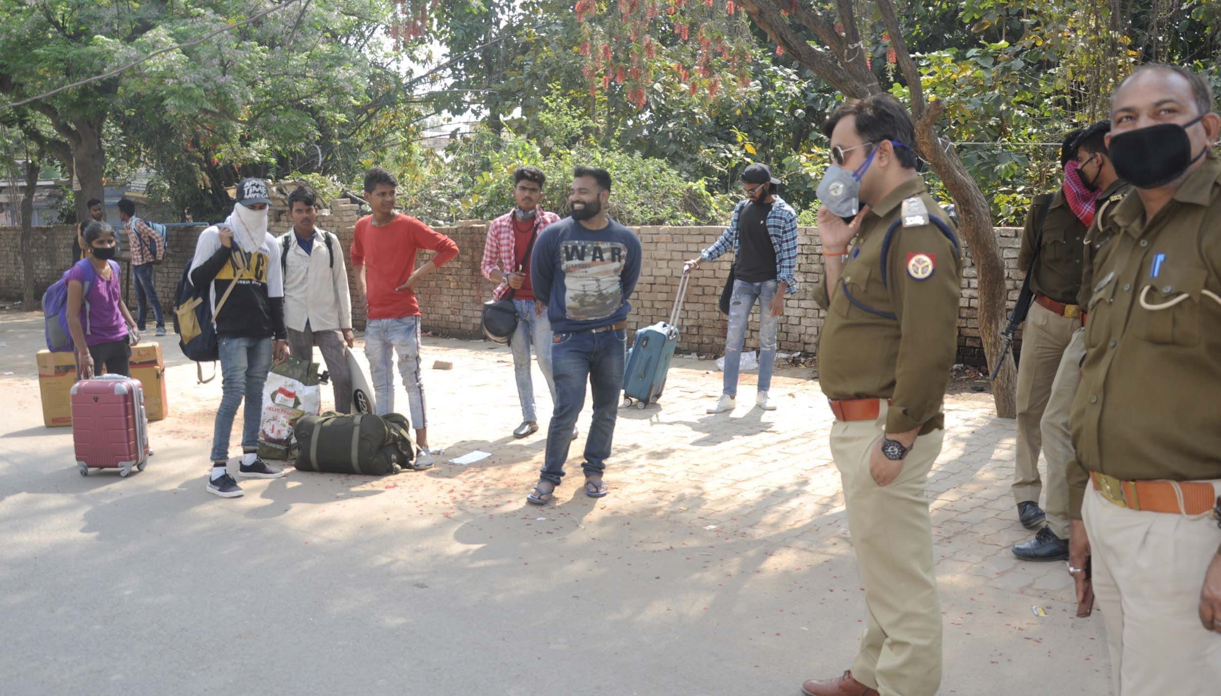 CoronaVirus: silence in depot, buses standing