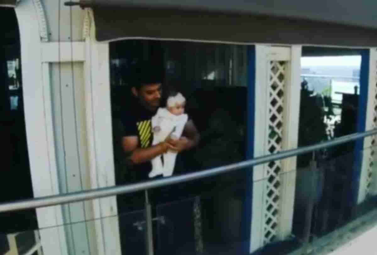 Janta Curfew in India: Kapil Sharma and daughter Anayra cheer for corona commandos during JantaCurfew