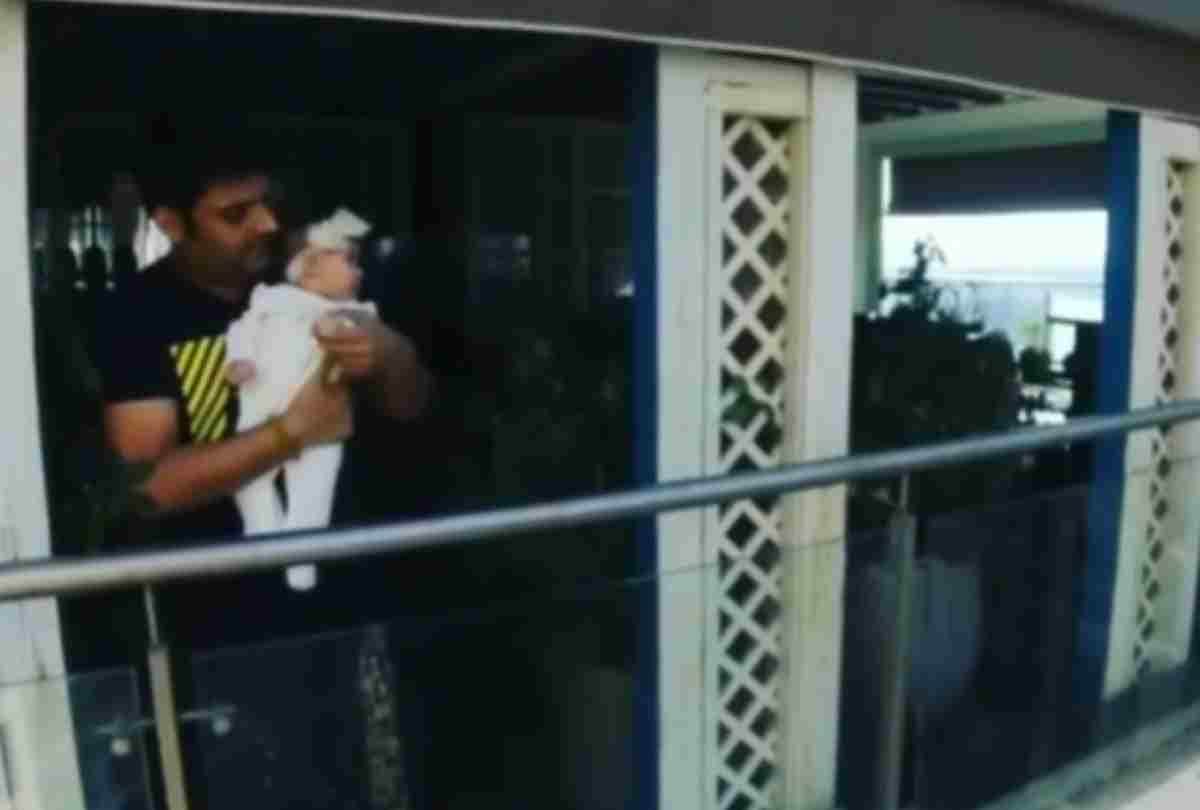 Janta Curfew in India: Kapil Sharma and daughter Anayra cheer for corona commandos during JantaCurfew