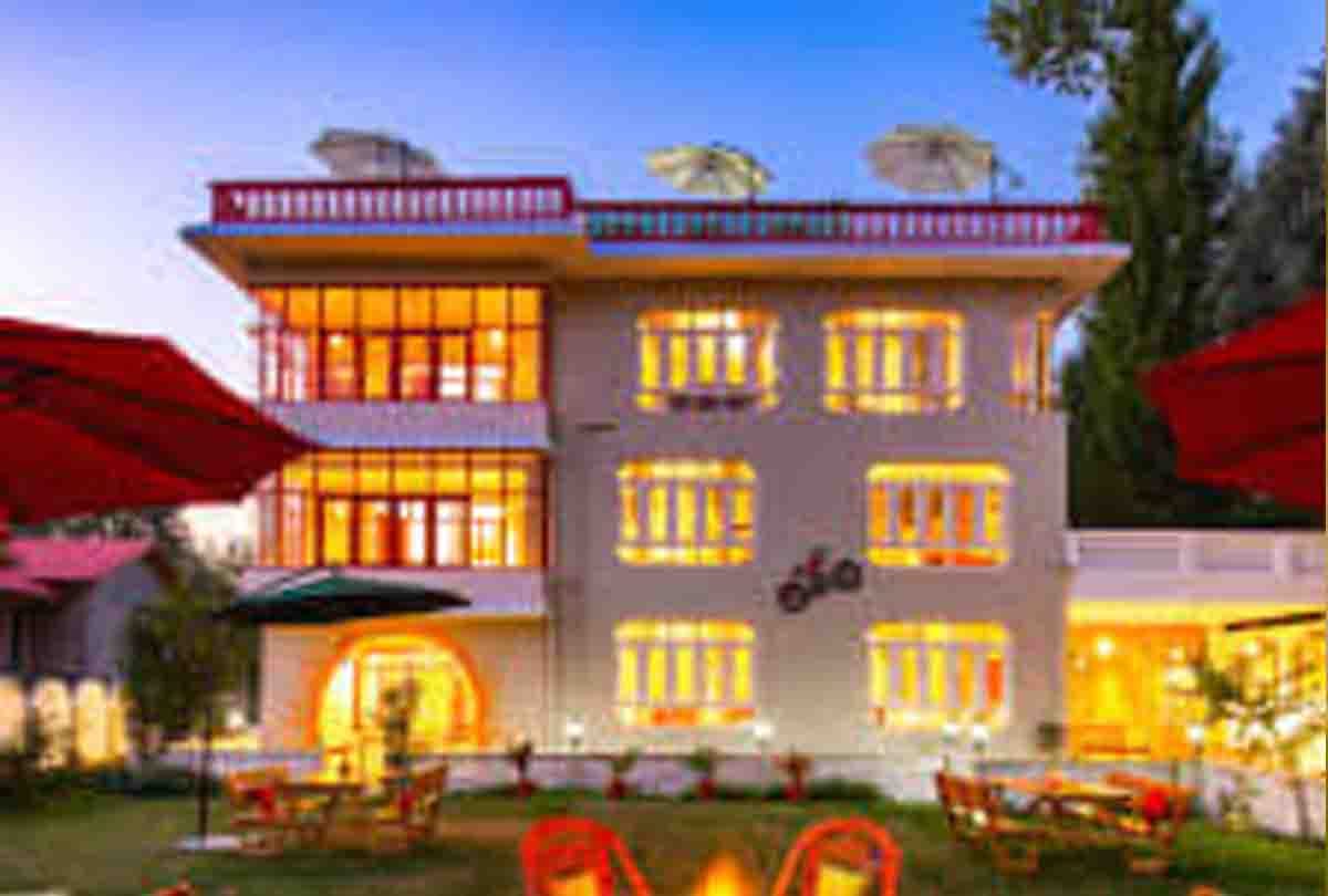 Coronavirus, man handed over keys of Hotel for putting in any use against CoronaVirus in kashmir
