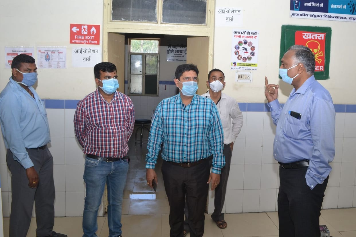 MLA Pradeep Batra inspected the hospital