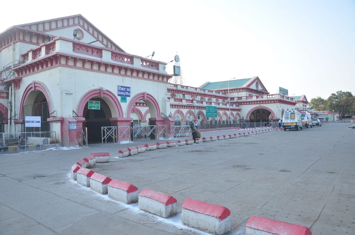 one lac ticket canceling in jhansi