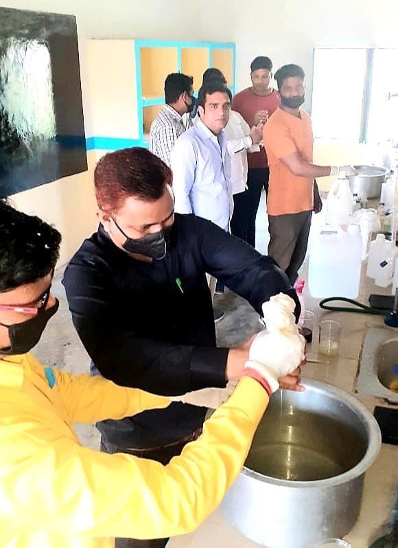 teachers make sanitizer in chemistry lab