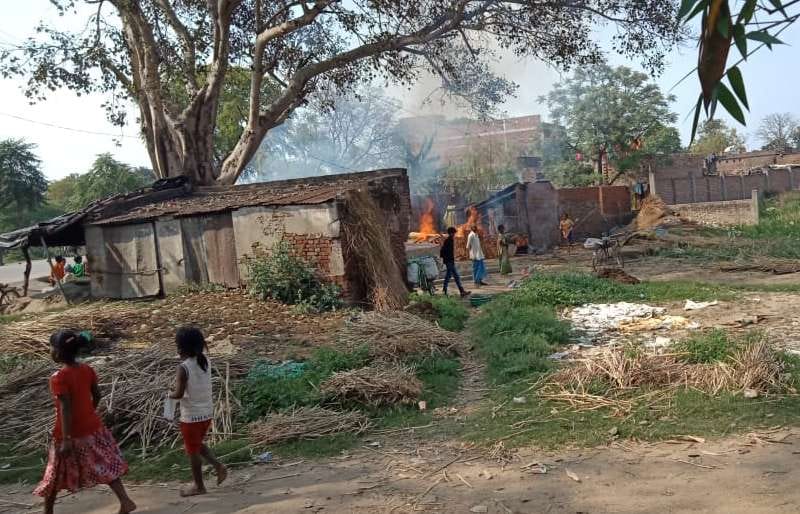Three residential huts burned to ashes in fire
