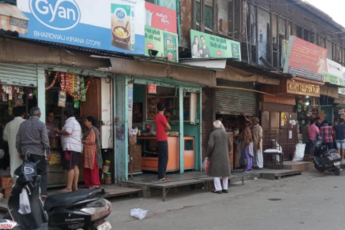Janta curfew: No lock down effect  shown in meerut and nearby districts, crowd gathered in vegetable markets early morning