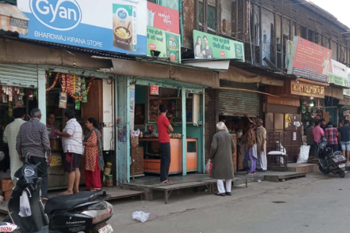 Janta curfew: No lock down effect  shown in meerut and nearby districts, crowd gathered in vegetable markets early morning