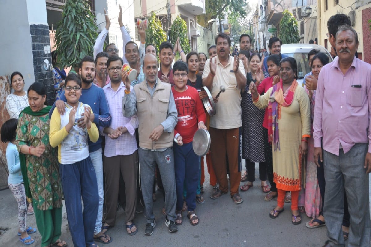 Muslim families have supported the Janata curfew in Shamli of Uttar Pradesh