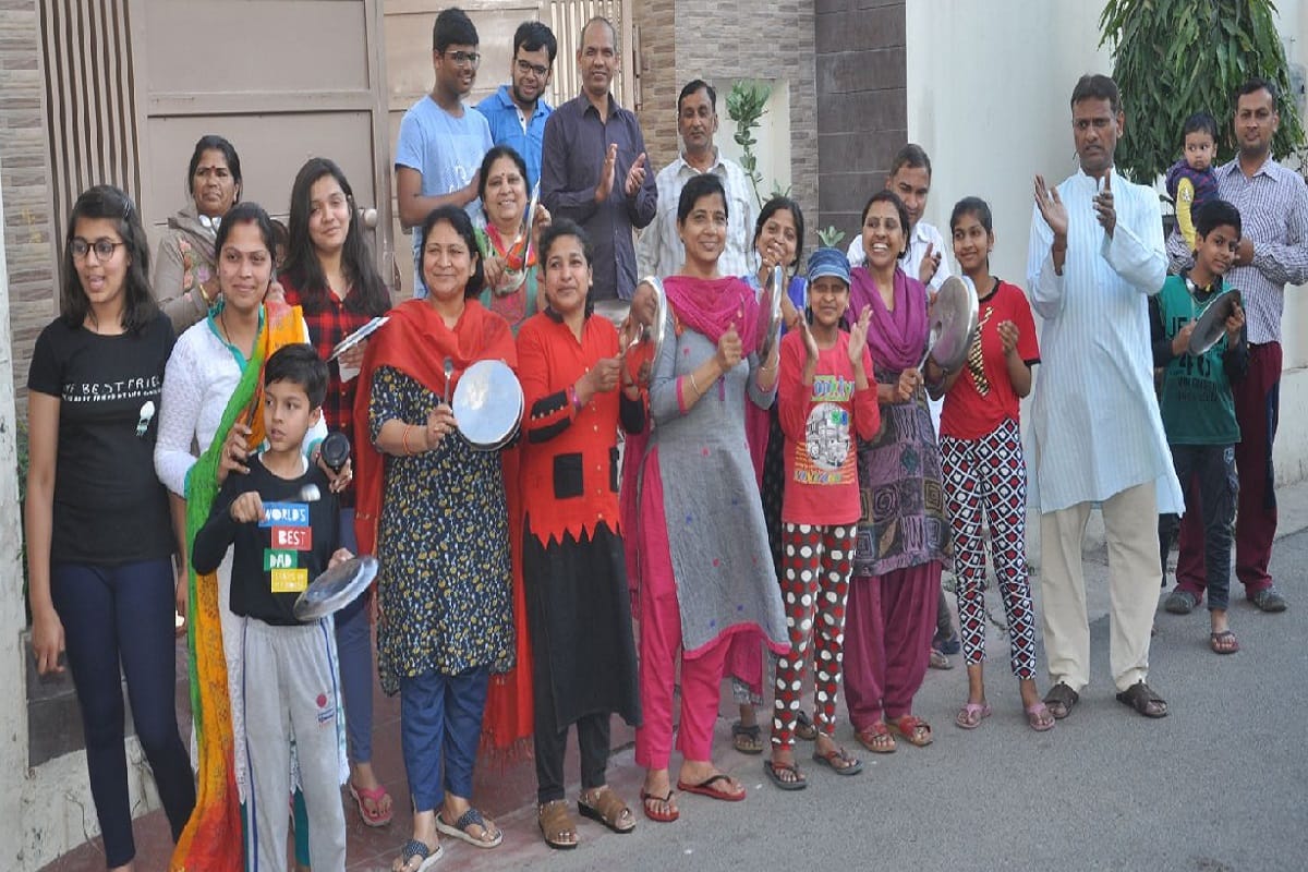 Muslim families have supported the Janata curfew in Shamli of Uttar Pradesh