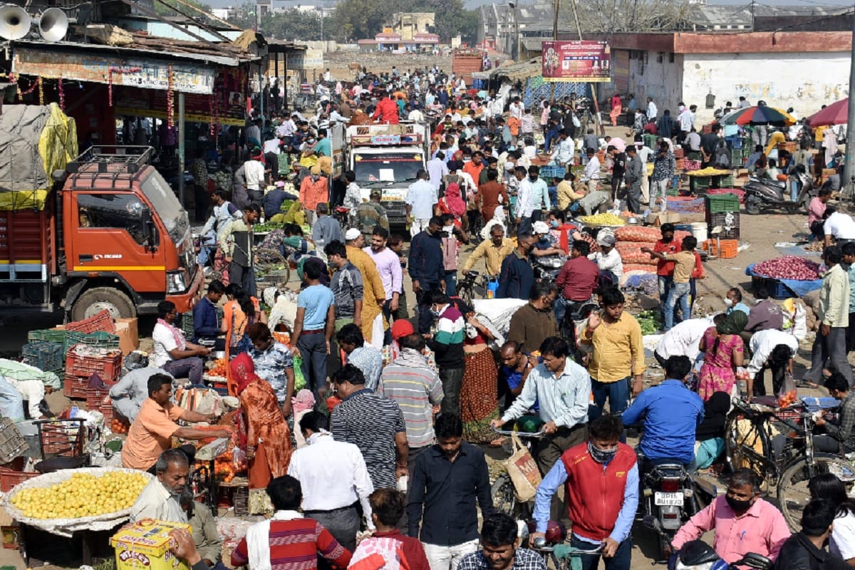 Odd even formula applied in delhi vegetable market for social distancing