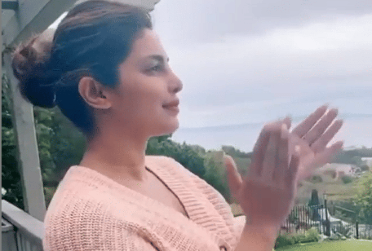 priyanka chopra also cheers covid 19 warriors from their balcony photo viral
