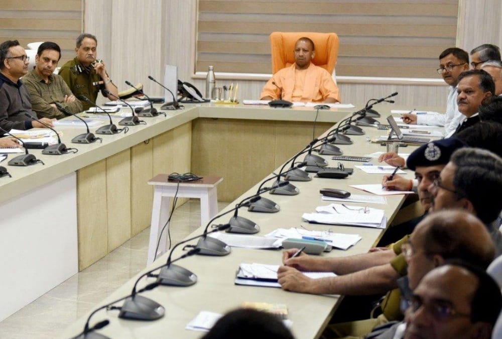 Chief minister yogi adityanath instructs officers regarding lock down in Uttar Pradesh.