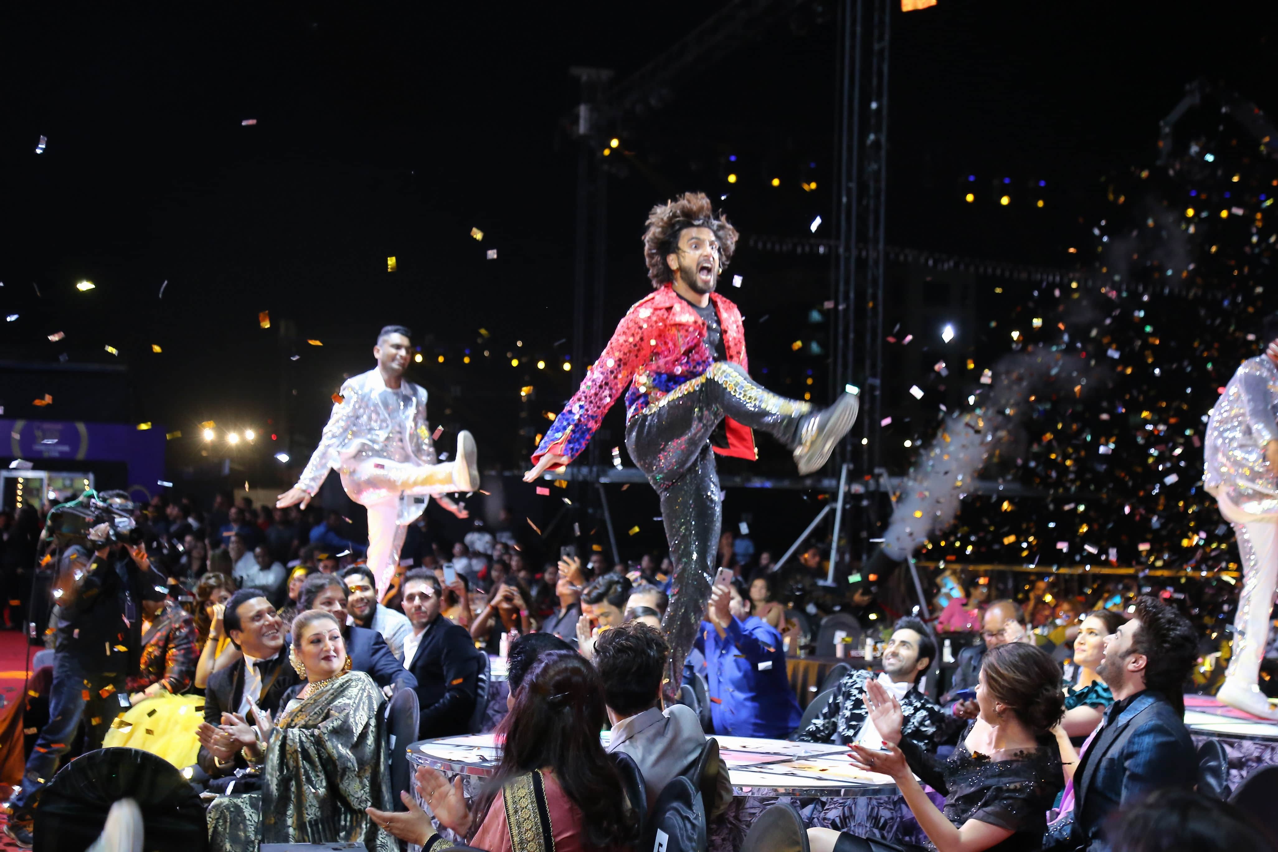 When Ranveer Singh lay on the ground in front of Govinda Zee Cine Awards 2020 CountDown Begins