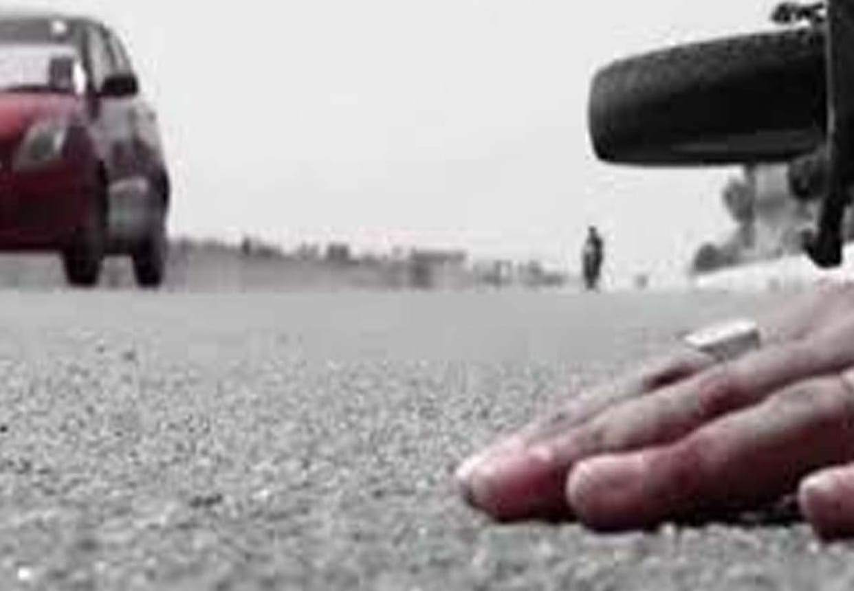 worker dies due to bike collision in hardoi