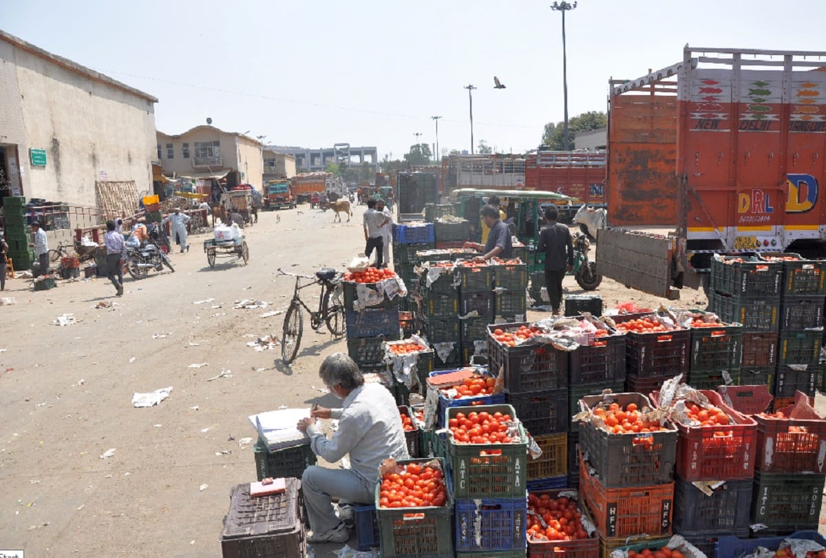 Prices in Mandi normal in Delhi but prices of vegetables increase in retail due to lockdown