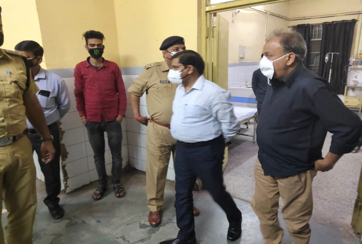 Corona Virus Dm Inspection In Hospital Two Workers Drinking Alcohol